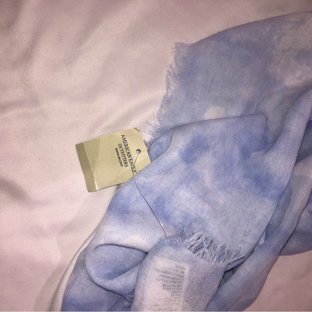 American eagle light scarf